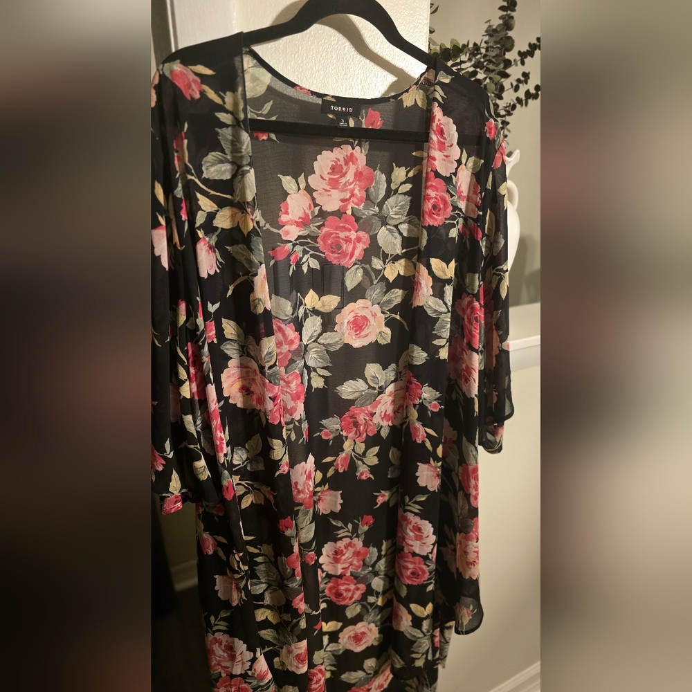 torrid Black Sheer Floral Kimono with Pink Roses - Picture 10 of 11